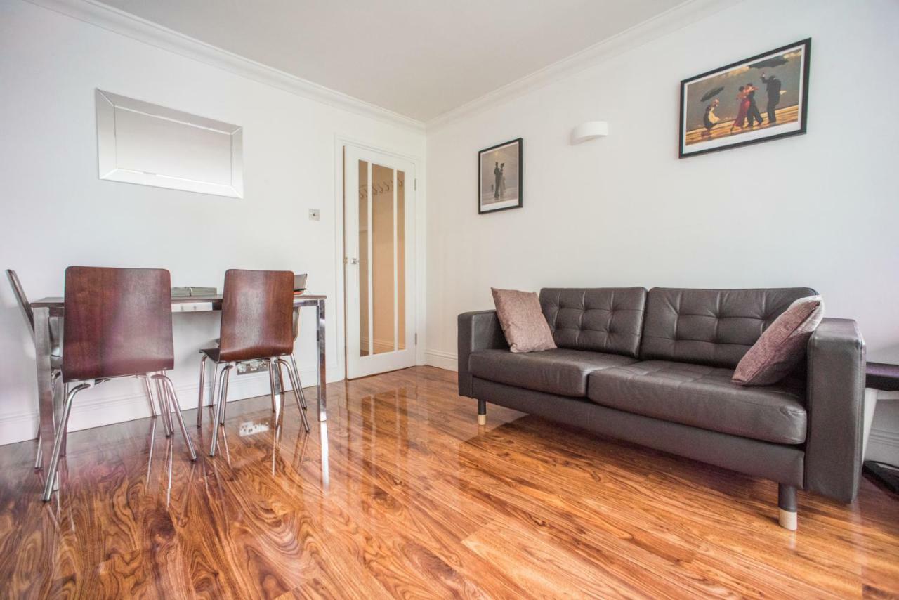 Superb Modern 3bed 2bath, Trendy Fitzrovia W1 By Oxford Street With Lots Of Local Info Provided